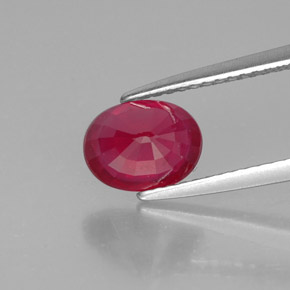 Rubis rouge naturelle coupe ovale, 1,70 ct, SI