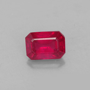 Rubis rouge naturelle taille émeraude, 1,30 ct, VS-SI