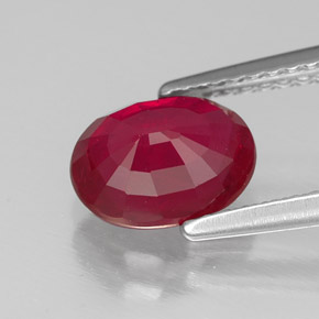 Rubis rouge naturelle coupe ovale, 1,79 ct, SI