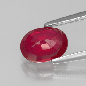 Rubis rouge naturelle coupe ovale, 1,70 ct, SI