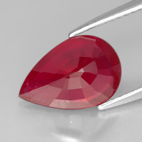 Rubis rouge naturelle en forme de poire, 3,68 ct, SI