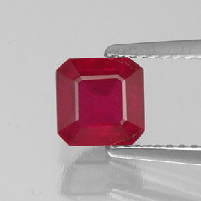 Rubis rouge naturelle taille émeraude, 1,64 ct, SI