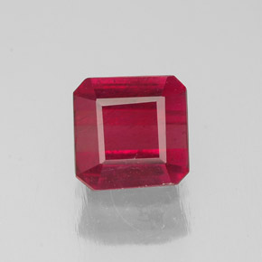 Rubis rouge naturelle taille émeraude, 1,44 ct, SI