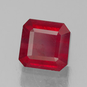 Rubis rouge naturelle taille émeraude, 1,47 ct, SI