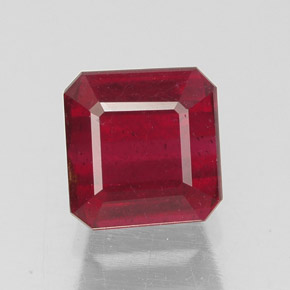Rubis rouge naturelle taille émeraude, 1,87 ct, SI