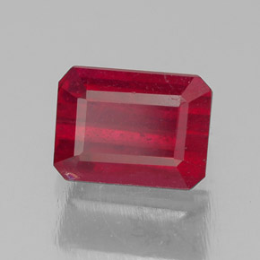 Rubis rouge naturelle taille émeraude, 1,57 ct, SI