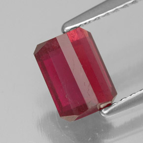 Rubis rouge naturelle taille émeraude, 1,57 ct, SI