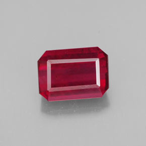 Rubis rouge naturelle taille émeraude, 1,48 ct, SI