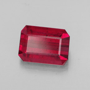 Rubis rouge naturelle taille émeraude, 1,30 ct, SI