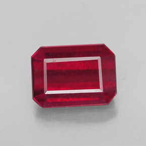 Rubis rouge naturelle taille émeraude, 1,53 ct, SI