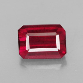Rubis rouge naturelle taille émeraude, 1,60 ct, SI