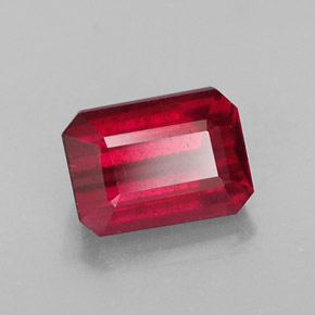 Rubis rouge naturelle taille émeraude, 1,60 ct, SI