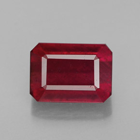Rubis rouge naturelle taille émeraude, 1,70 ct, SI