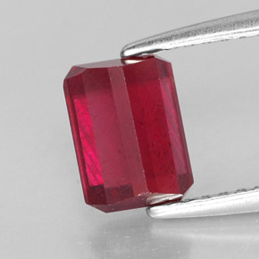 Rubis rouge naturelle taille émeraude, 1,73 ct, SI