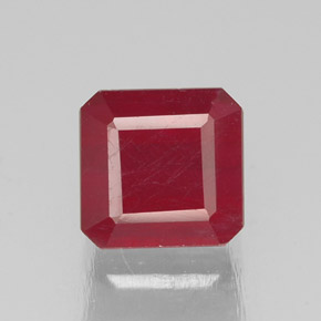 Rubis rouge naturelle taille émeraude, 1,92 ct, SI