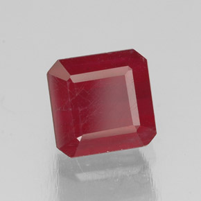 Rubis rouge naturelle taille émeraude, 1,92 ct, SI
