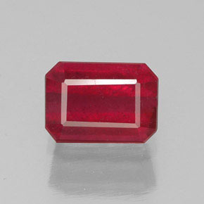 Rubis rouge naturelle taille émeraude, 1,48 ct, SI