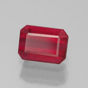 Rubis rouge naturelle taille émeraude, 1,48 ct, SI