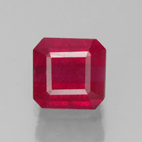 Rubis rouge naturelle taille émeraude, 1,48 ct, SI