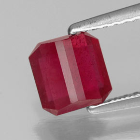 Rubis rouge naturelle taille émeraude, 1,48 ct, SI