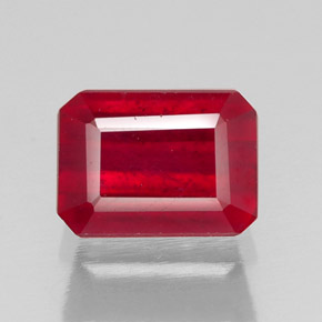 Rubis rouge naturelle taille émeraude, 1,64 ct, SI