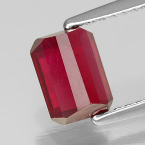 Rubis rouge naturelle taille émeraude, 1,64 ct, SI
