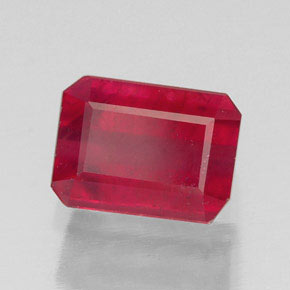 Rubis rouge naturelle taille émeraude, 1,69 ct, SI