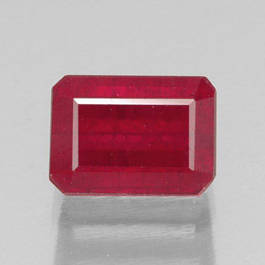 Rubis rouge naturelle taille émeraude, 1,87 ct, SI