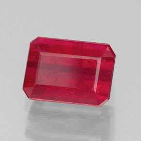 Rubis rouge naturelle taille émeraude, 1,73 ct, SI