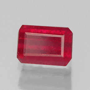 Rubis rouge naturelle taille émeraude, 1,56 ct, SI