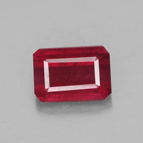 Rubis rouge naturelle taille émeraude, 1,43 ct, SI