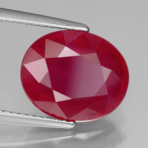 Rubis rouge naturelle coupe ovale, 6,88 ct, SI