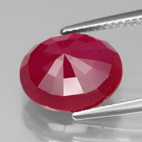 Rubis rouge naturelle coupe ovale, 6,88 ct, SI