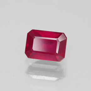 Rubis rouge naturelle taille émeraude, 1,57 ct, SI