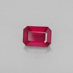 Rubis rouge naturelle taille émeraude, 1,32 ct, SI