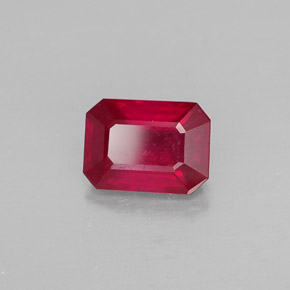 Rubis rouge naturelle taille émeraude, 1,34 ct, SI