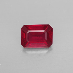 Rubis rouge naturelle taille émeraude, 1,38 ct, SI