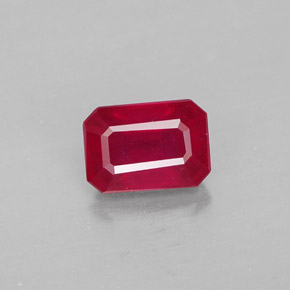Rubis rouge naturelle taille émeraude, 1,40 ct, SI