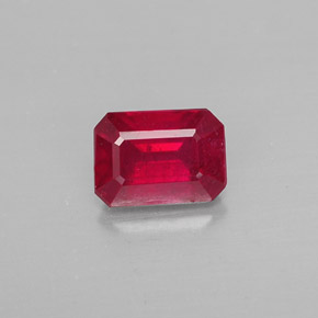 Rubis rouge naturelle taille émeraude, 1,25 ct, SI