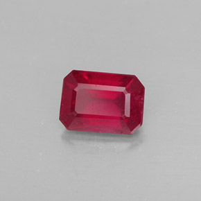 Rubis rouge naturelle taille émeraude, 1,25 ct, SI