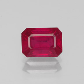 Rubis rouge naturelle taille émeraude, 1,38 ct, VS-SI