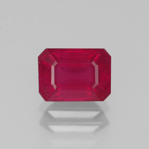 Rubis rouge naturelle taille émeraude, 1,56 ct, SI