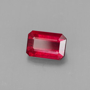 Rubis rouge naturelle taille émeraude, 1,18 ct, SI