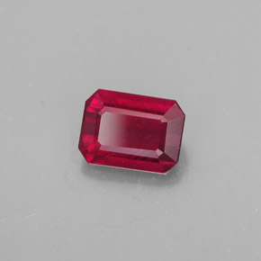 Rubis rouge naturelle taille émeraude, 1,33 ct, SI