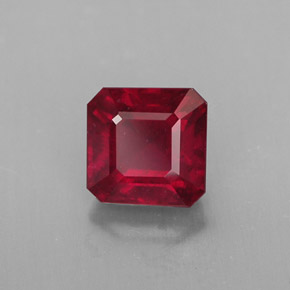 Rubis rouge naturelle taille émeraude, 1,65 ct, SI