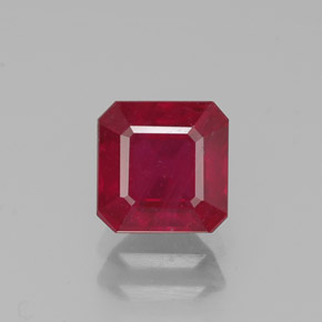 Rubis rouge naturelle taille émeraude, 1,49 ct, SI