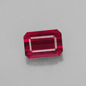 Rubis rouge naturelle taille émeraude, 1,50 ct, SI