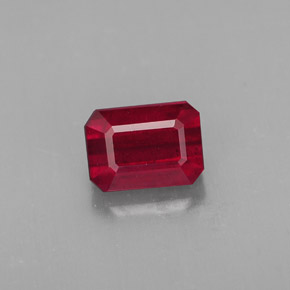 Rubis rouge naturelle taille émeraude, 1,73 ct, SI