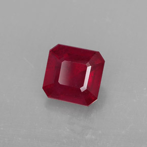 Rubis rouge naturelle taille émeraude, 1,58 ct, SI