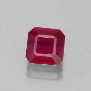 Rubis rouge naturelle taille émeraude, 1,50 ct, SI
